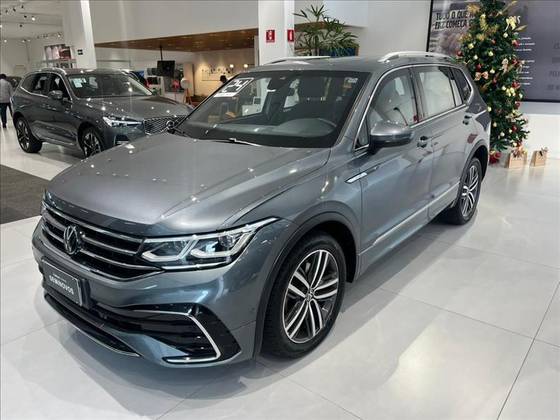 VOLKSWAGEN TIGUAN 2.0 300 TSI GASOLINA ALLSPACE R-LINE AUTOMÁTICO VOLKSWAGEN TIGUAN 2.0 300 TSI GASOLINA ALLSPACE R-LINE AUTOMÁTICO